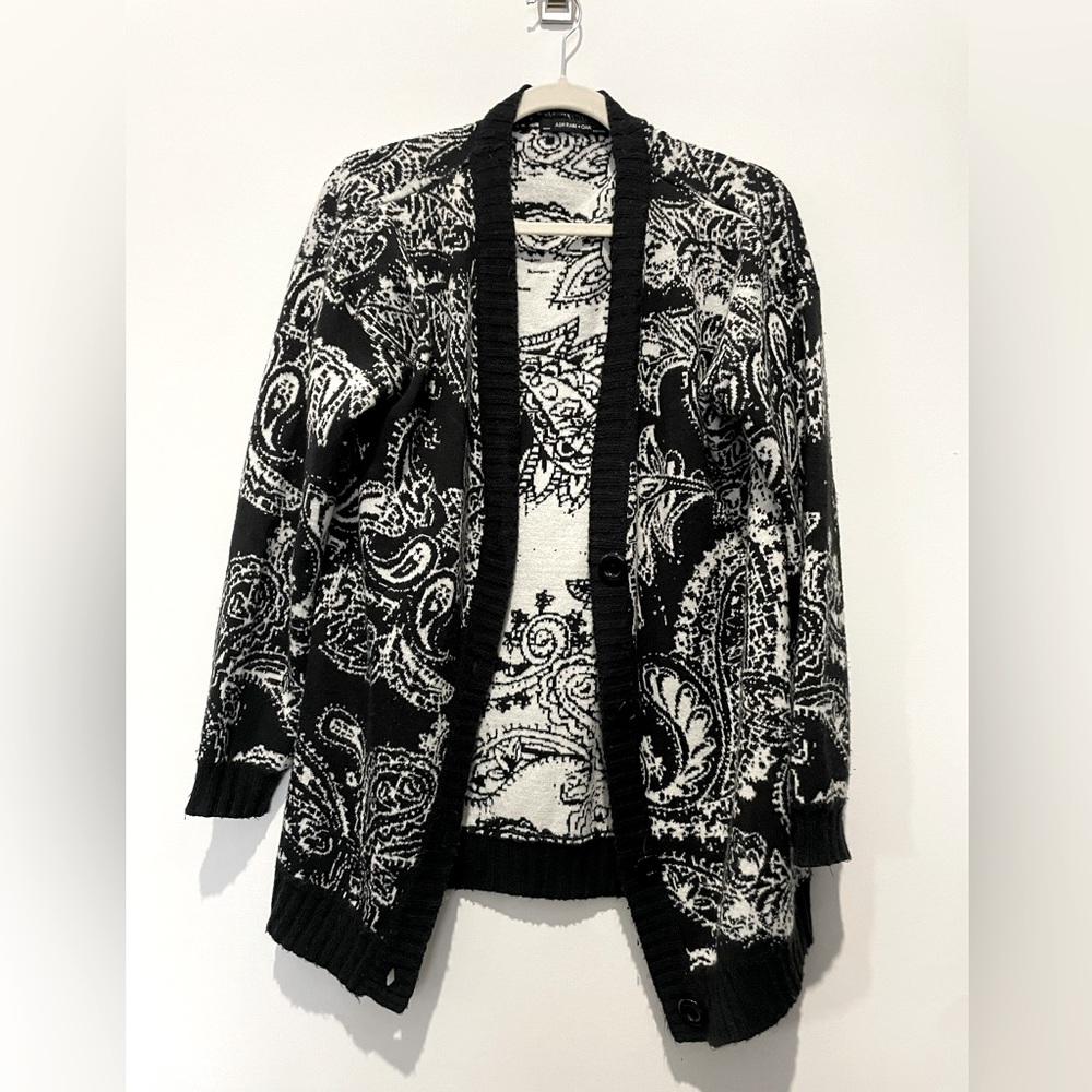 ASH RAIN + OAK Black & White paisley cardigan